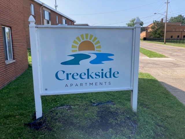 Creekside Apartments in Cleveland, OH - Foto de edificio