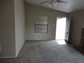 129 N Troy Ave in Lubbock, TX - Building Photo - Building Photo