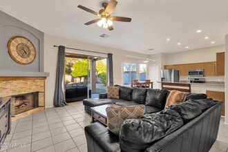 410 W Helena Dr in Phoenix, AZ - Building Photo - Building Photo