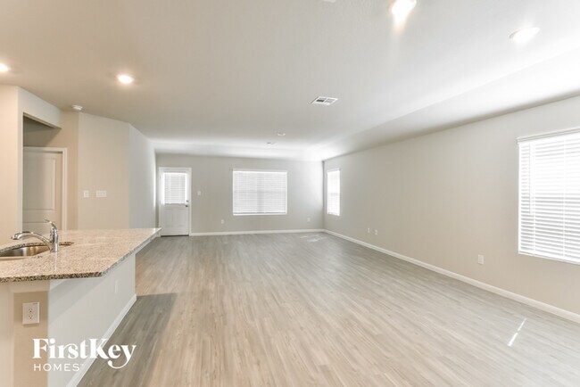 6620 Hatchery Way in San Antonio, TX - Building Photo - Building Photo