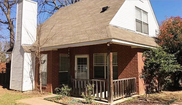 property at 544 Lakeshore Rd