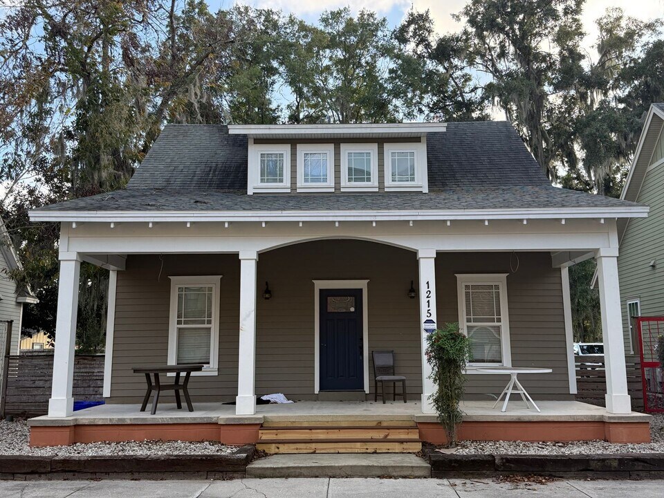 1215 NW 7th Ave in Gainesville, FL - Building Photo