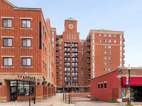 15 North Beacon St, Unit 1012 in Boston, MA - Foto de edificio - Building Photo