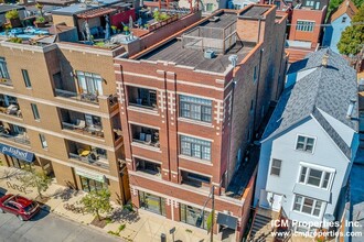 1438 W Belmont Ave, Unit 3 in Chicago, IL - Building Photo - Building Photo