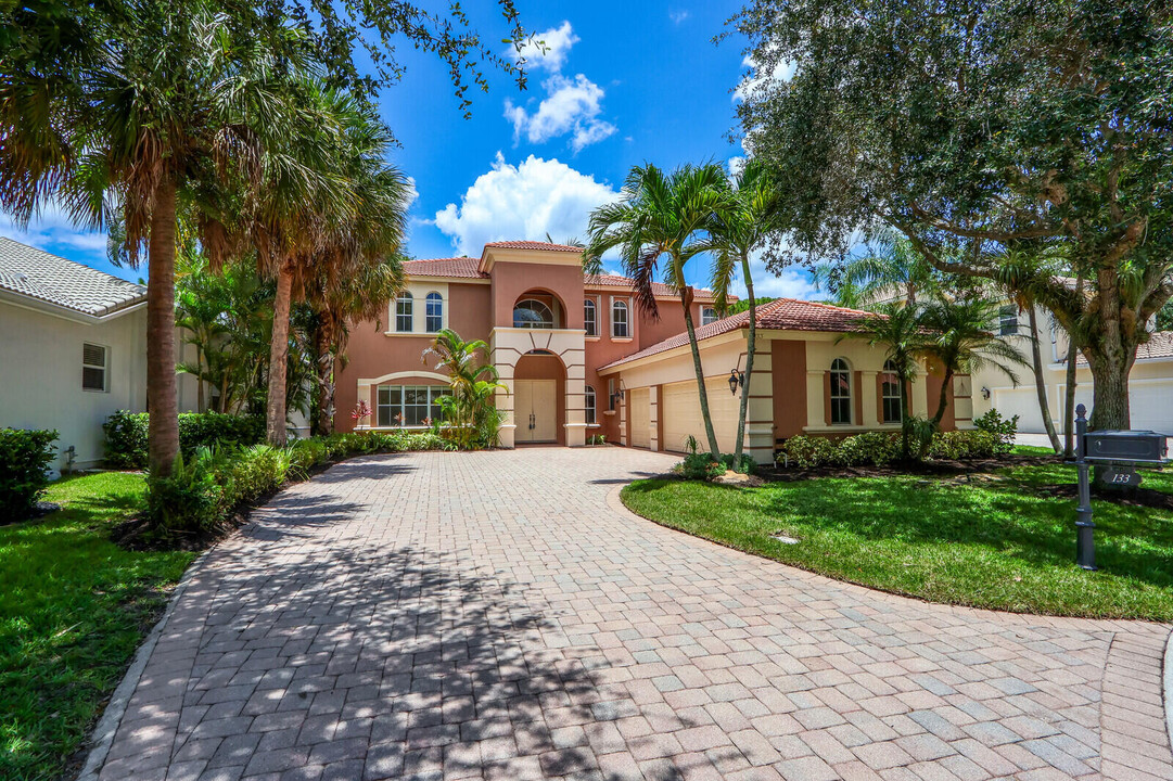 133 Sedona Way in Palm Beach Gardens, FL - Foto de edificio