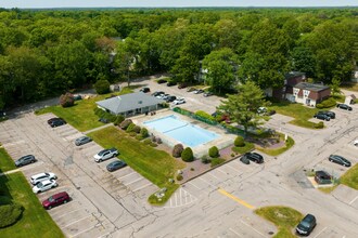 180 Main St in Bridgewater, MA - Foto de edificio - Building Photo