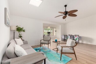 10641 W Oakmont Dr in Sun City, AZ - Building Photo - Building Photo