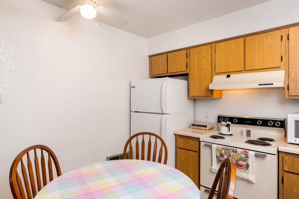 Perris Village Apartments Eldridge, IA Apartments For Rent