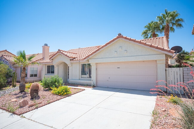 1575 Gatepost Ave in North Las Vegas, NV - Building Photo - Building Photo