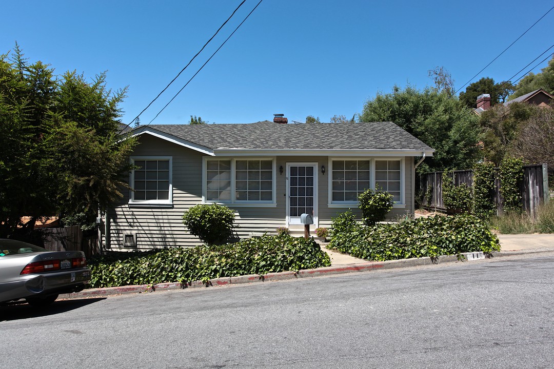 11 Stetson Ave in Kentfield, CA - Building Photo