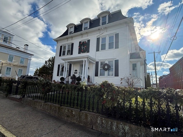 property at 1 Cannon Sq