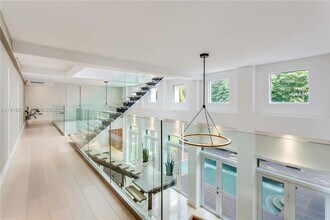 1701 Espanola Dr in Miami, FL - Foto de edificio - Building Photo