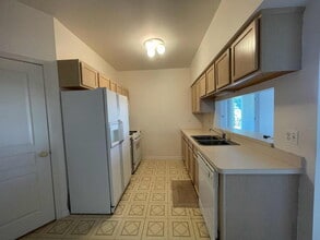 51 Arboretum Dr in Lombard, IL - Building Photo - Building Photo