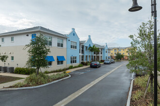 Island Cove Apartments in Delray Beach, FL - Foto de edificio - Building Photo