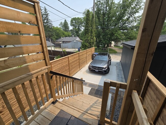 504 Beaverbrook St in Winnipeg, MB - Building Photo - Building Photo