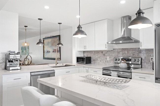 property at 555 Banyan Tree Ln