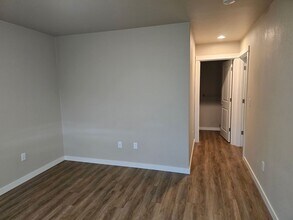 3020 NE Johnson St in Roseburg, OR - Building Photo - Building Photo