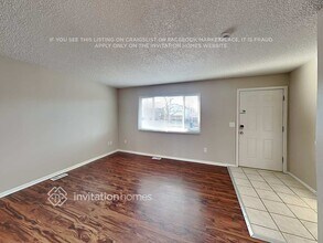 11269 E Center Ave in Aurora, CO - Foto de edificio - Building Photo