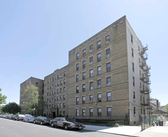 2126 Benson Ave in Brooklyn, NY - Foto de edificio - Building Photo