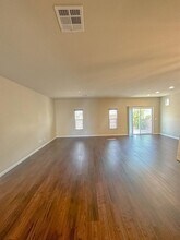 6246 Jackson Spring Rd in Las Vegas, NV - Building Photo - Building Photo