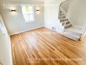 19330 Meredith Ave in Euclid, OH - Building Photo - Building Photo