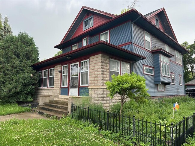 property at 216 Litchfield Ave SE