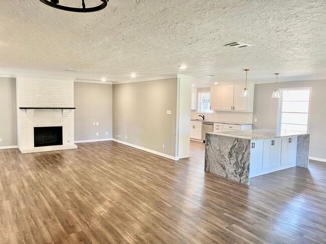 2007 Wood Pl in Longview, TX - Foto de edificio - Building Photo