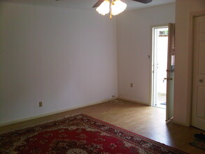 3494 Oak Glen Dr, Unit 1 in Los Angeles, CA - Building Photo - Building Photo