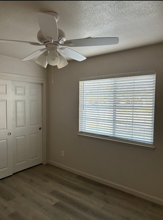 1074 S Jordan Way in Hanford, CA - Building Photo - Building Photo