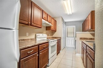 825 Douglass Ave in Oviedo, FL - Building Photo - Building Photo