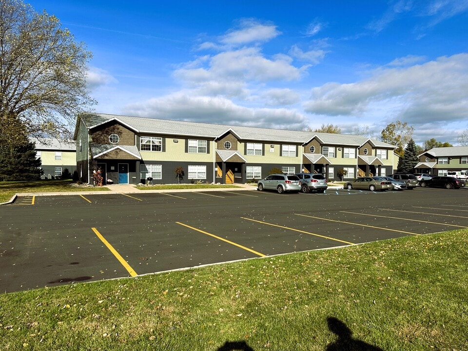 Emerald Pointe Apartments in South Bend, IN - Foto de edificio