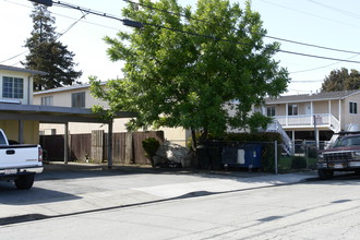 660 Oakside Ave in Redwood City, CA - Building Photo - Building Photo