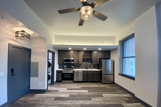 The Vibe Apartments in Cincinnati, OH - Foto de edificio - Building Photo