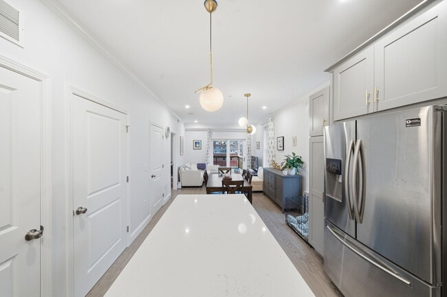 68 Edson St, Unit 2 in Boston, MA - Foto de edificio - Building Photo