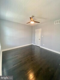 1919 Hoffman St photo'