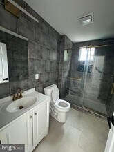 433 W Bringhurst St in Philadelphia, PA - Building Photo - Building Photo