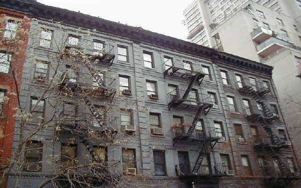 421-423 E 81st St in New York, NY - Building Photo