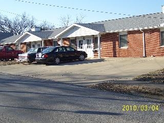 413 Dearborn St in Hillsboro, IL - Building Photo