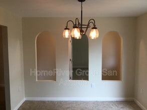 6235 Setting Sun St in San Antonio, TX - Building Photo - Building Photo