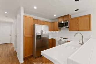 16941 NW Arizona Dr in Beaverton, OR - Building Photo - Building Photo