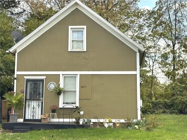 property at 4429 Hyde Ave