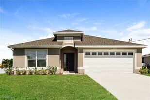 621 NW 37th Pl in Cape Coral, FL - Building Photo