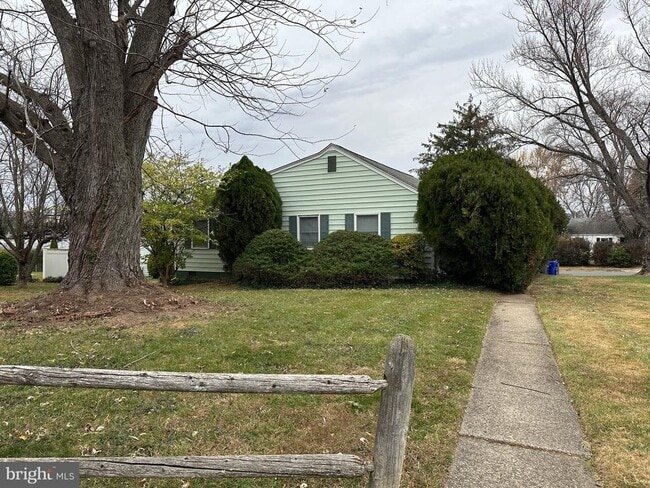 7600 Lisle Ave in Falls Church, VA - Building Photo - Building Photo