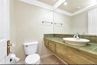 16255 Dickens St in Los Angeles, CA - Building Photo - Building Photo