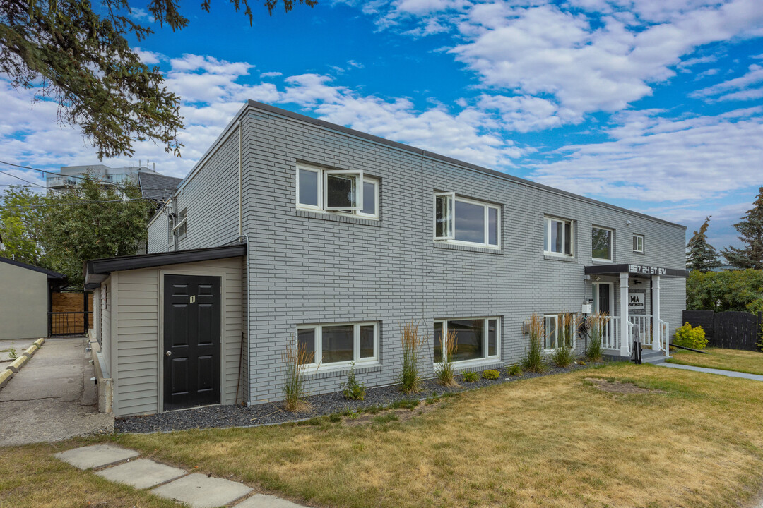 MIA Apartments in Calgary, AB - Building Photo