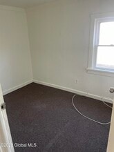 50 Pleasant St in Cohoes, NY - Building Photo - Building Photo