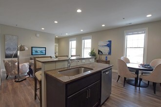 314 N Hamilton St, Unit 302 in Saginaw, MI - Foto de edificio - Building Photo