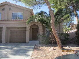 2821 Mill Point Dr in Henderson, NV - Building Photo
