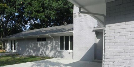 12414 Veronica Cir in Farmers Branch, TX - Building Photo - Building Photo