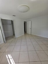 5720 Douglas St in Hollywood, FL - Building Photo - Building Photo